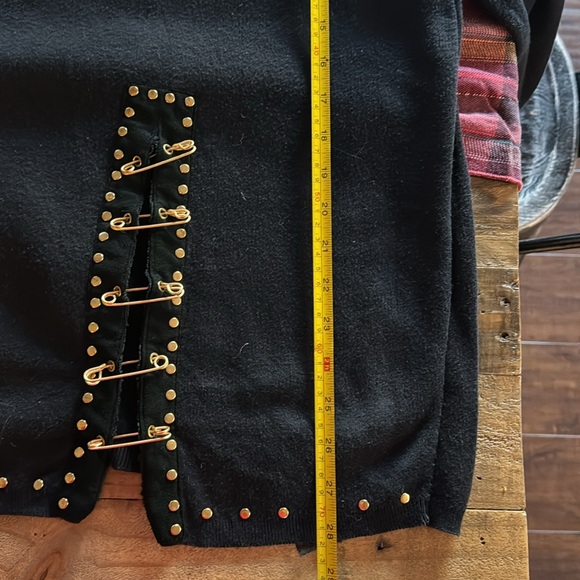 Vintage Jessica Ash safety pin sweater - Picture 5 of 7